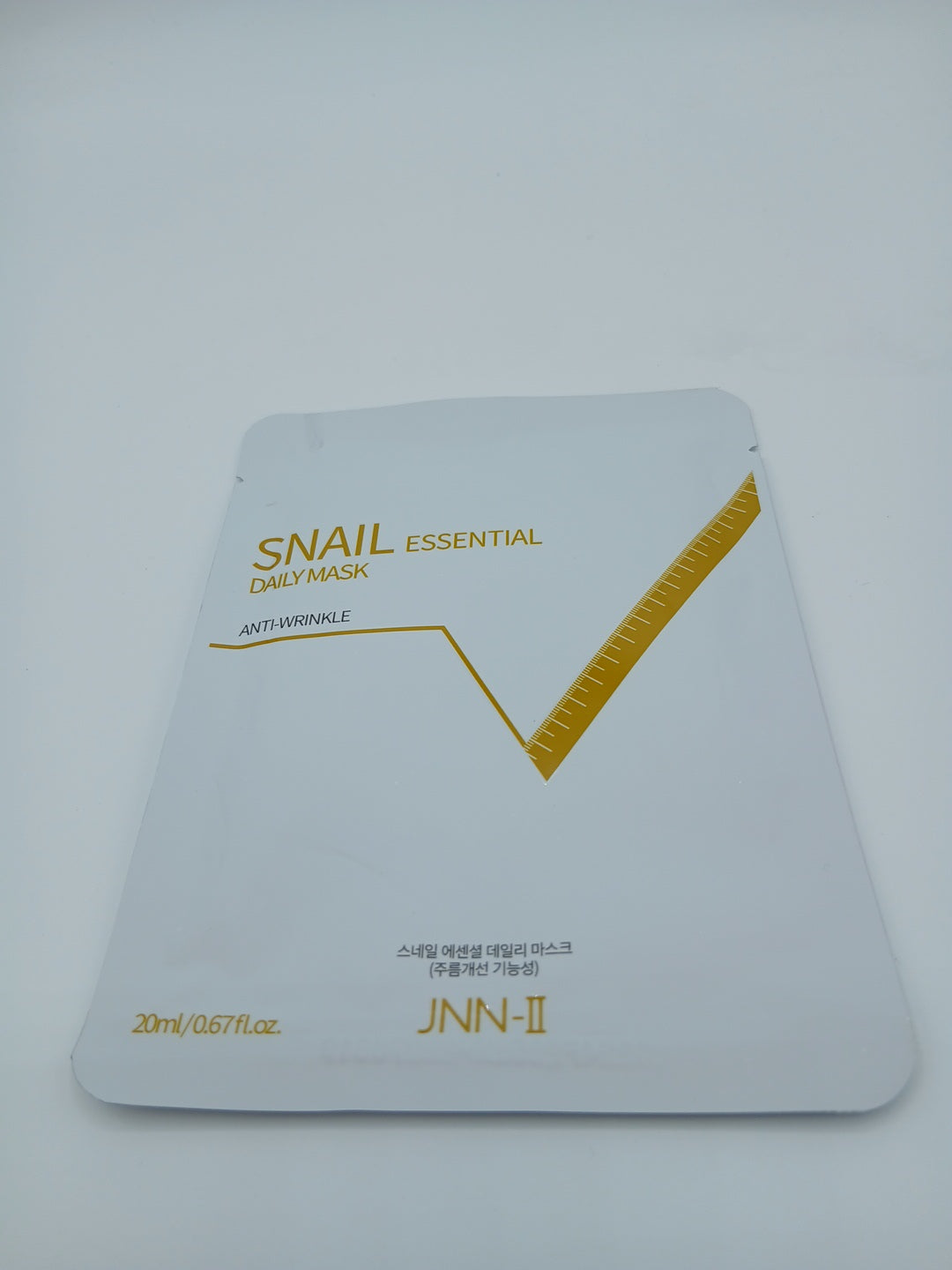 SNAIL essential daily mask
