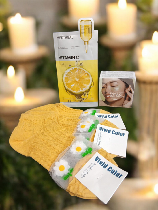 Adore Vitamin C skin glow daisy socks gift set